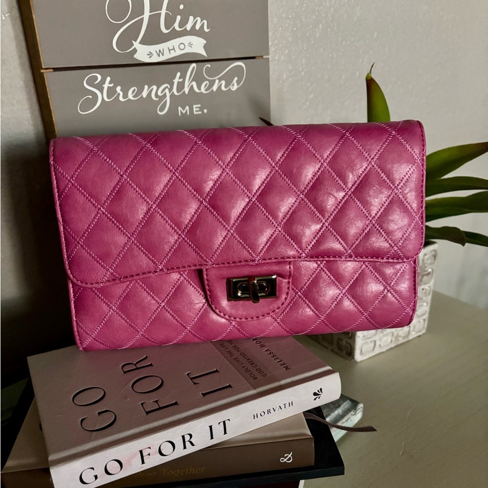 🌼Pink Quilted Clutch Bag